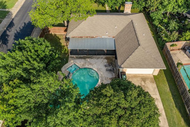 2 Whispering Circle, Hickory Creek, TX 75065