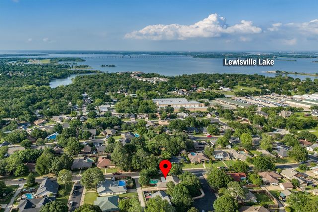 2 Whispering Circle, Hickory Creek, TX 75065