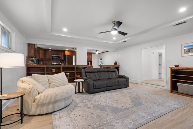 2 Whispering Circle, Hickory Creek, TX 75065