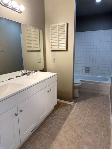 12500 Sandpiper Drive 212, Houston, TX 77035