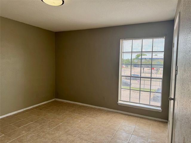 12500 Sandpiper Drive 212, Houston, TX 77035