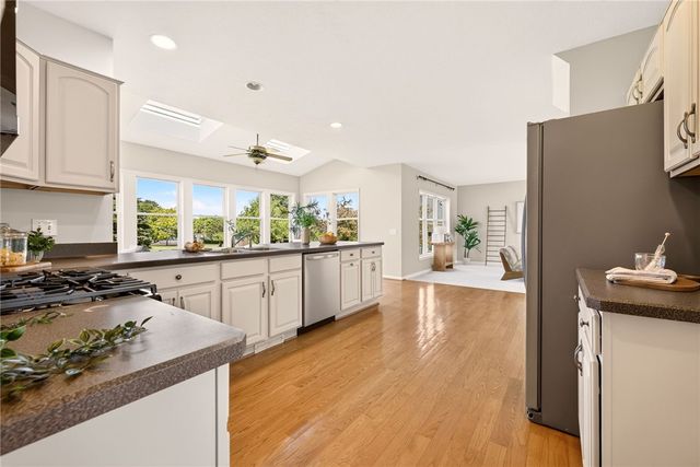 6880 Chestnut Hill, Victor, NY 14564