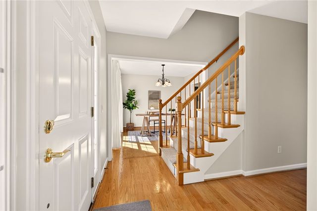 6880 Chestnut Hill, Victor, NY 14564