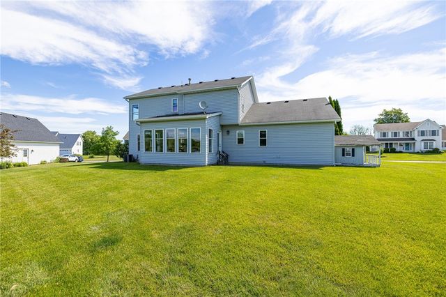 6880 Chestnut Hill, Victor, NY 14564