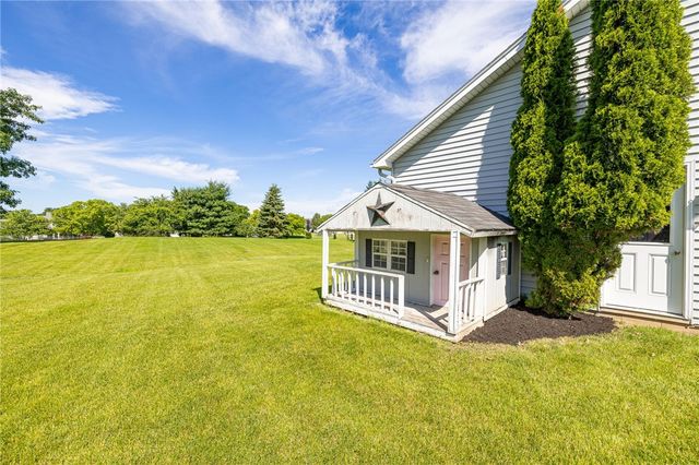 6880 Chestnut Hill, Victor, NY 14564