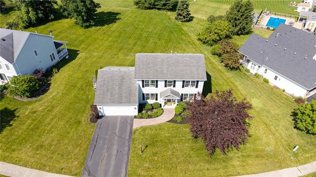 6880 Chestnut Hill, Victor, NY 14564