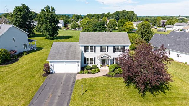 6880 Chestnut Hill, Victor, NY 14564