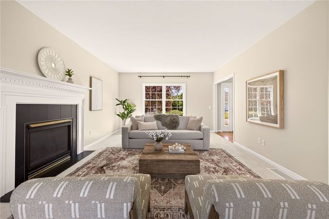 6880 Chestnut Hill, Victor, NY 14564