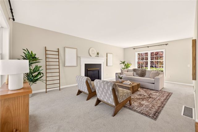 6880 Chestnut Hill, Victor, NY 14564