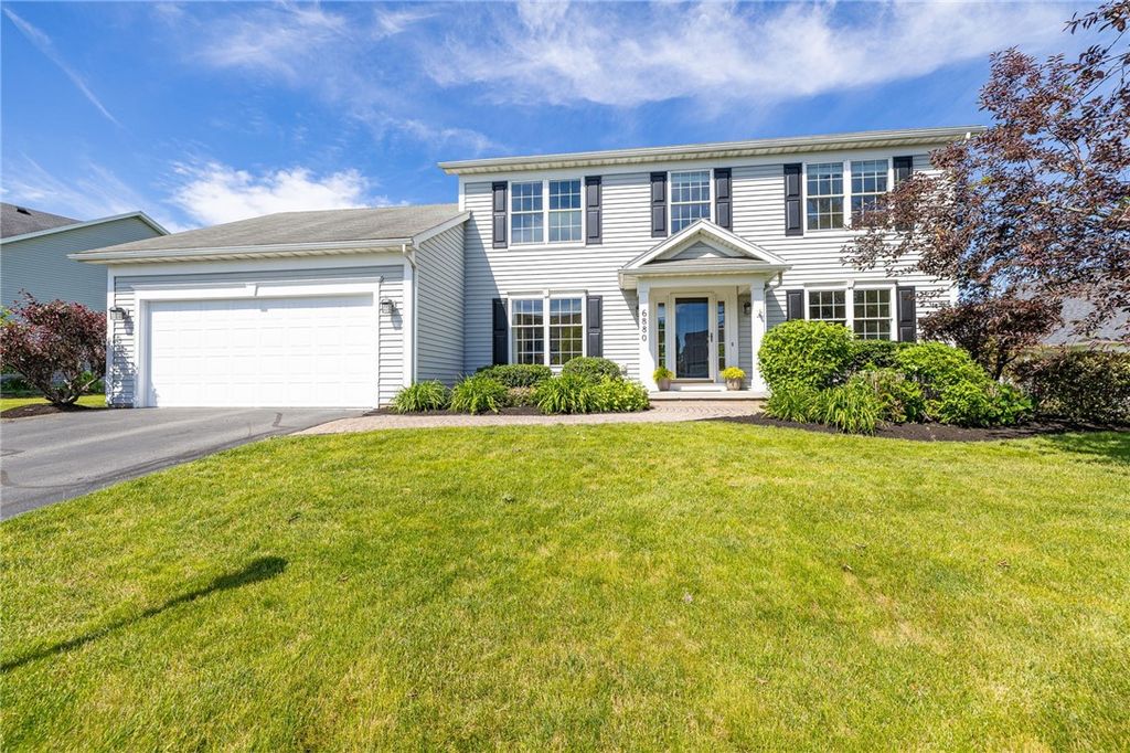 6880 Chestnut Hill, Victor, NY 14564