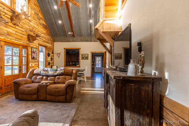 935 State Hwy H, Caulfield, MO 65626