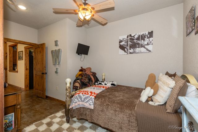 935 State Hwy H, Caulfield, MO 65626