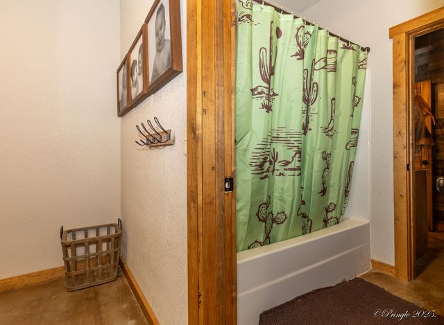 935 State Hwy H, Caulfield, MO 65626