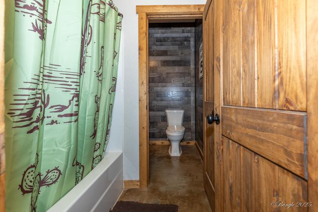 935 State Hwy H, Caulfield, MO 65626