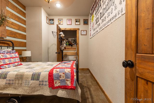 935 State Hwy H, Caulfield, MO 65626