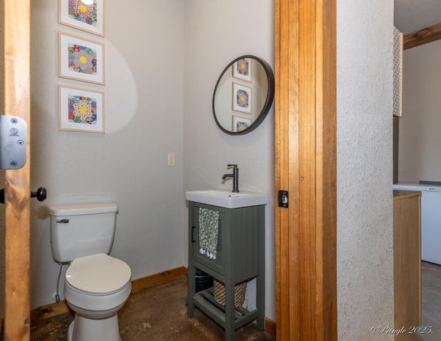 935 State Hwy H, Caulfield, MO 65626