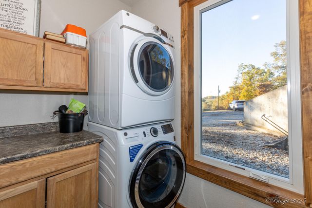 935 State Hwy H, Caulfield, MO 65626