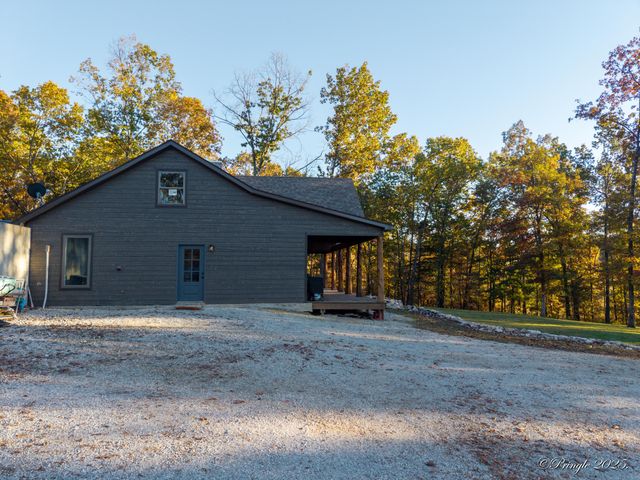 935 State Hwy H, Caulfield, MO 65626