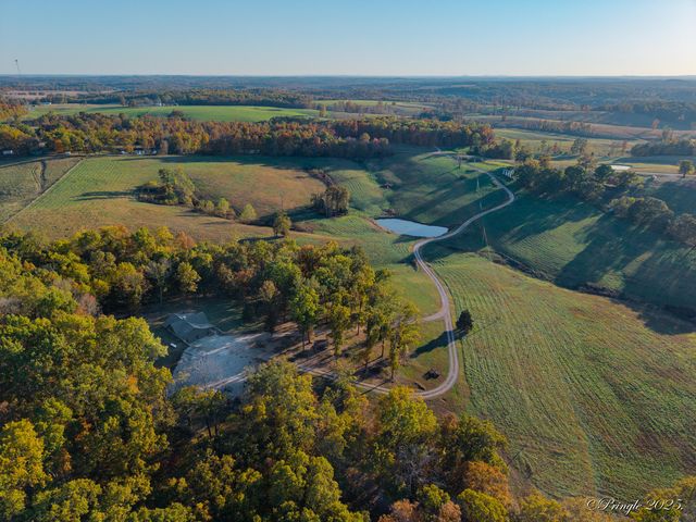 935 State Hwy H, Caulfield, MO 65626