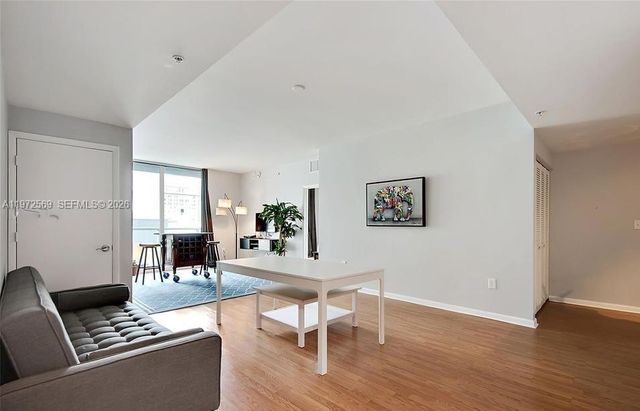 253 NE 2nd St 608, Miami, FL 33132