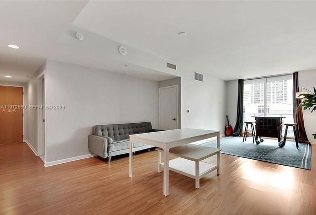 253 NE 2nd St 608, Miami, FL 33132