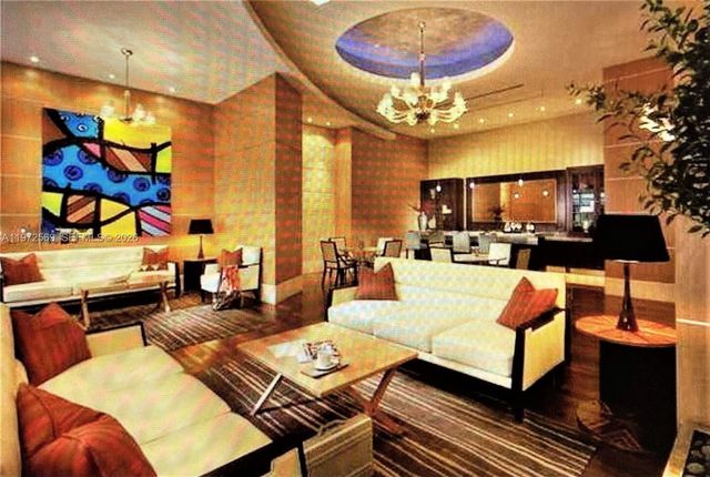 253 NE 2nd St 608, Miami, FL 33132