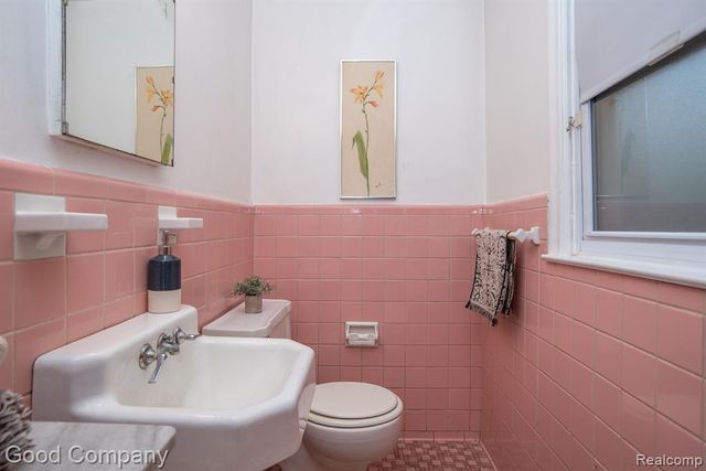 2564 Woodstock Drive, Highland Park, MI 48203