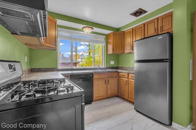 2564 Woodstock Drive, Highland Park, MI 48203