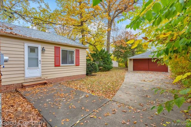 2564 Woodstock Drive, Highland Park, MI 48203