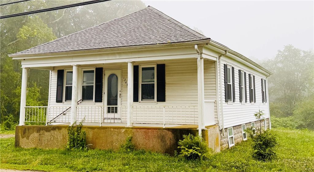 1745 Eagleville Road, Tiverton, RI 02878