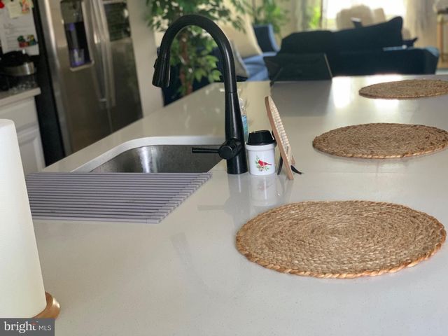 117 PLAZA DR, Sicklerville, NJ 08081