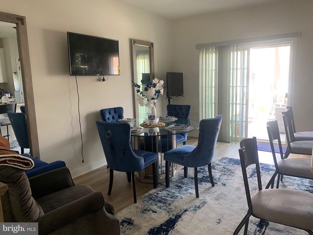 117 PLAZA DR, Sicklerville, NJ 08081