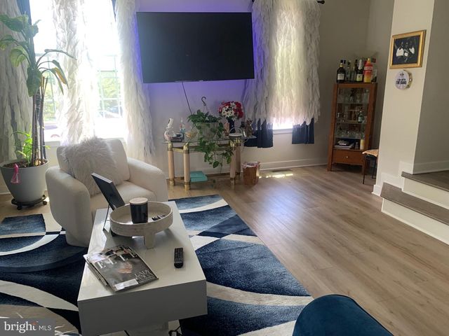 117 PLAZA DR, Sicklerville, NJ 08081