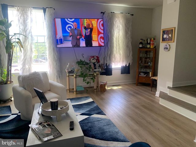 117 PLAZA DR, Sicklerville, NJ 08081