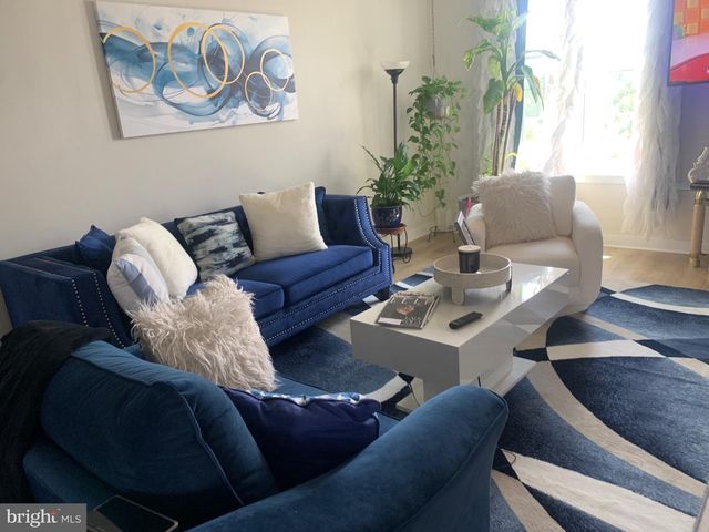 117 PLAZA DR, Sicklerville, NJ 08081