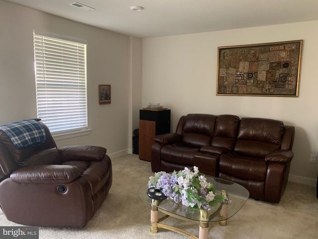 117 PLAZA DR, Sicklerville, NJ 08081