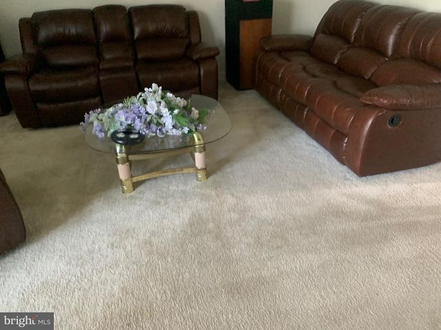 117 PLAZA DR, Sicklerville, NJ 08081