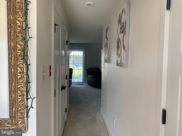 117 PLAZA DR, Sicklerville, NJ 08081