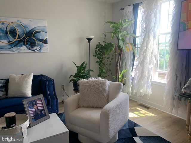 117 PLAZA DR, Sicklerville, NJ 08081