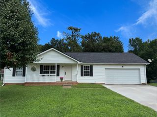 1017 Mile High Dr, Clarksville, TN 37042