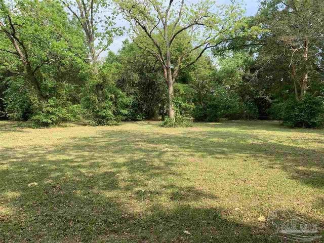 5006 W Fairfield Dr, Pensacola, FL 32506