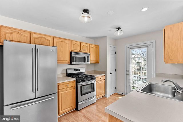 43374 GREYSWALLOW TER, Ashburn, VA 20147