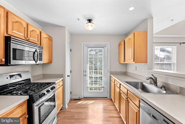 43374 GREYSWALLOW TER, Ashburn, VA 20147