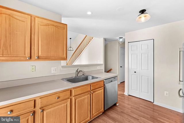 43374 GREYSWALLOW TER, Ashburn, VA 20147