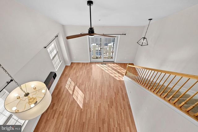 43374 GREYSWALLOW TER, Ashburn, VA 20147