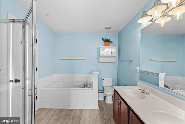 43374 GREYSWALLOW TER, Ashburn, VA 20147