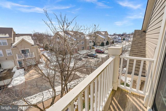 43374 GREYSWALLOW TER, Ashburn, VA 20147