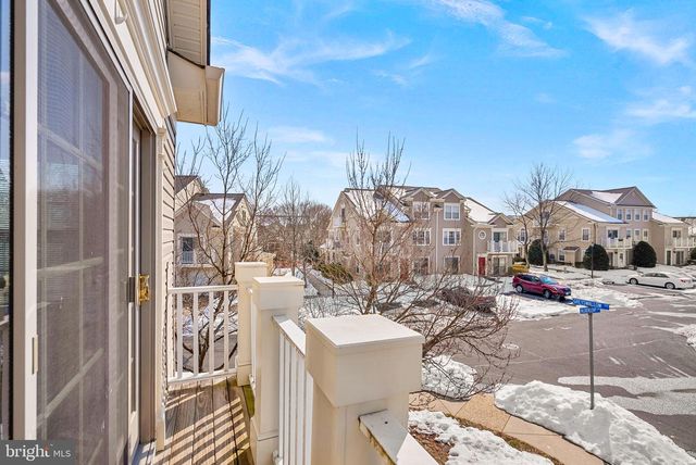 43374 GREYSWALLOW TER, Ashburn, VA 20147