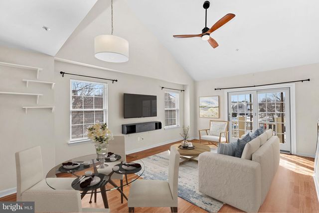 43374 GREYSWALLOW TER, Ashburn, VA 20147