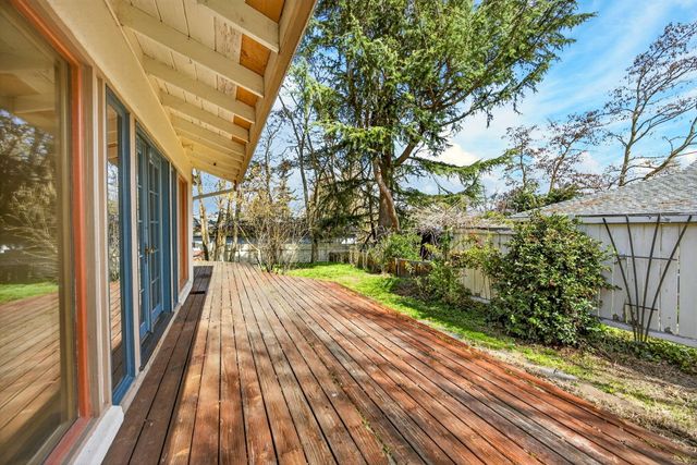 968 Garden Way, Ashland, OR 97520